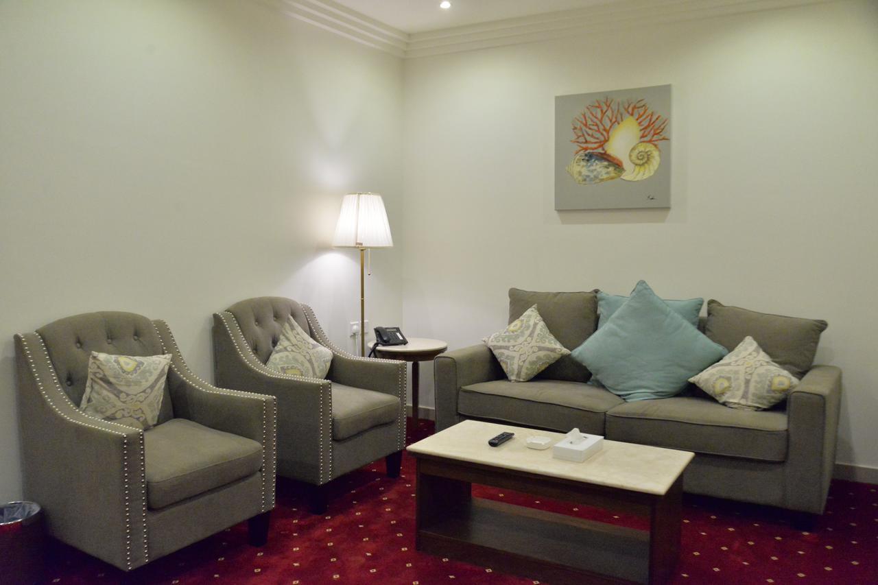 حياة إن للأجنحة الفندقية -جده Jeddah Exterior photo
